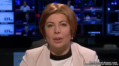 Журналистка в нецензурной форме спросила, почему политики не хотят ехать на помощь мирным жителям.